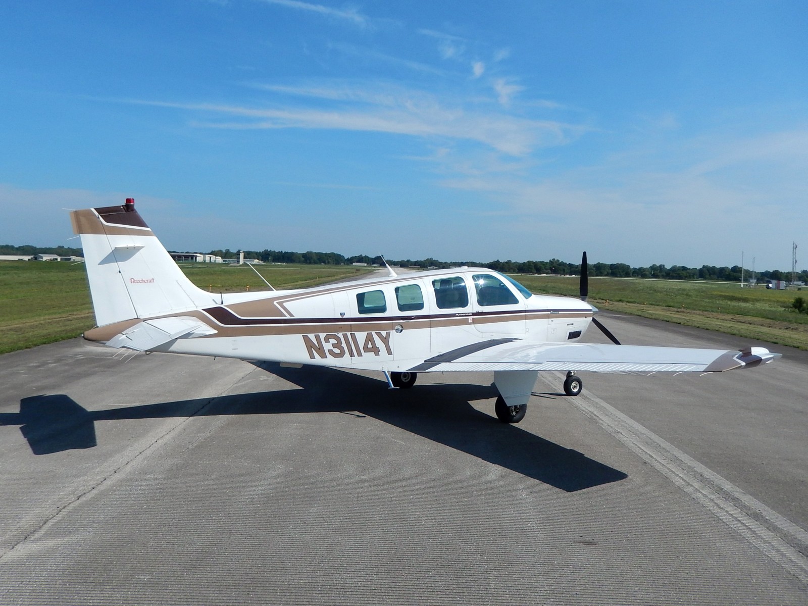 1988 Beechcraft A36 - N3114Y