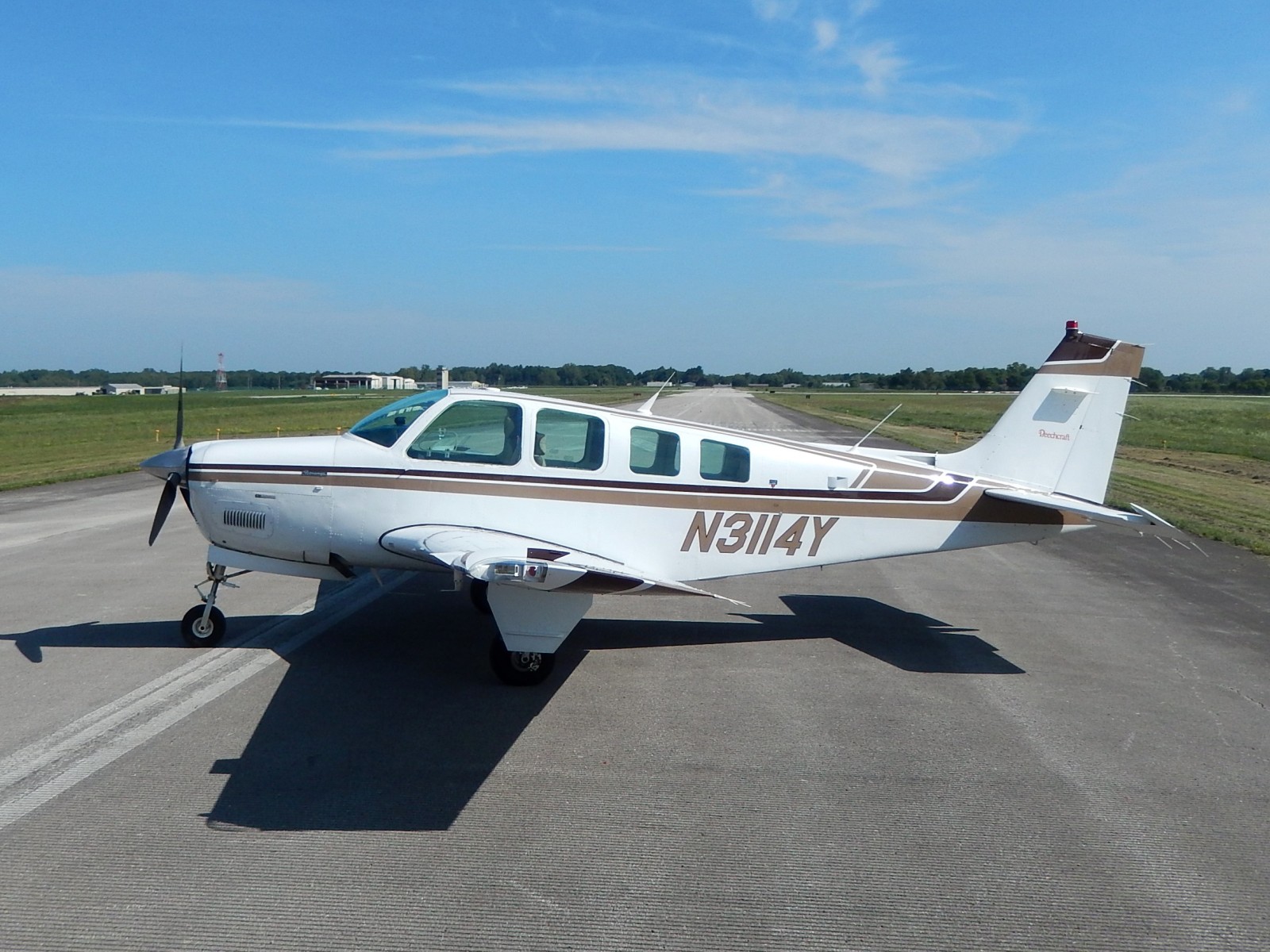 1988 Beechcraft A36 - N3114Y