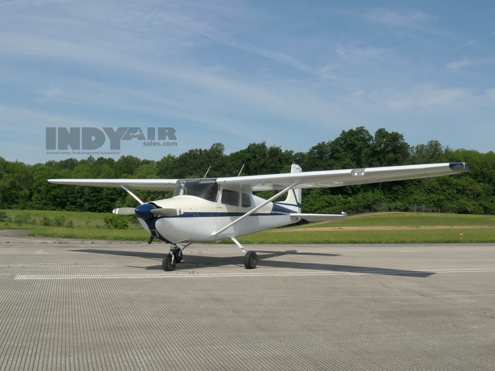 Cessna 172 180 HP - N8399B