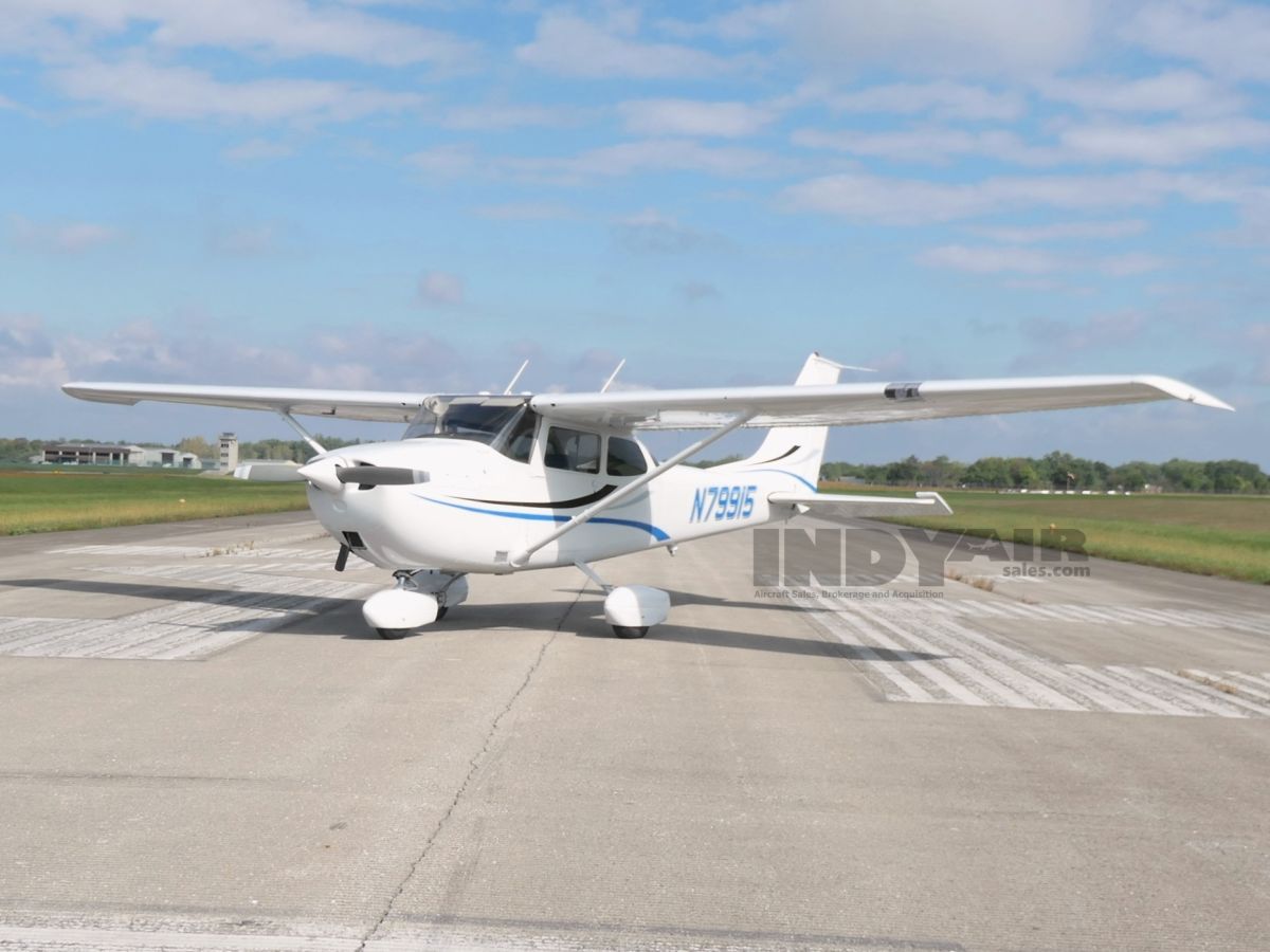 Cessna 172K - N79915