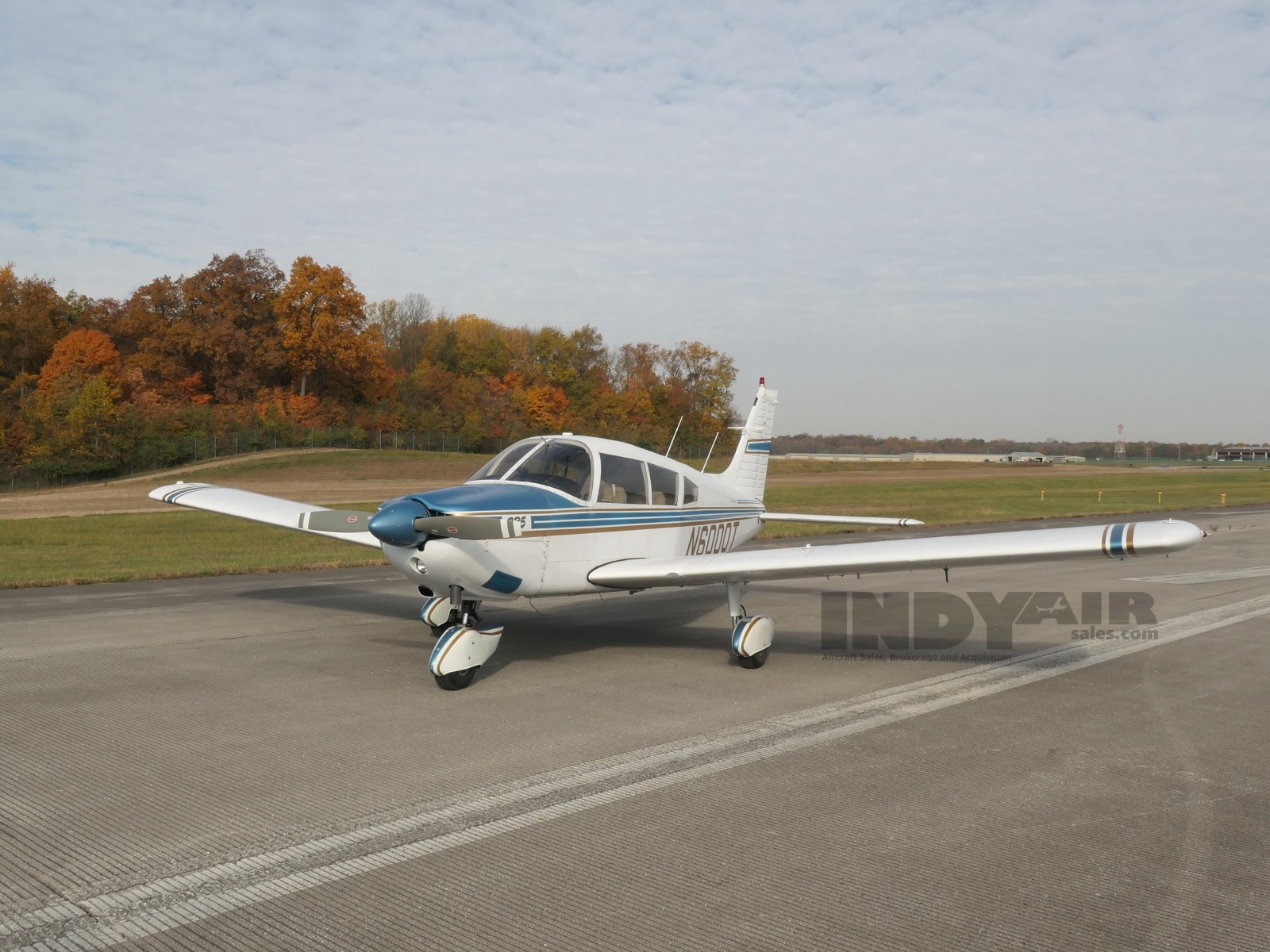 Piper Cherokee 235 - N6000T