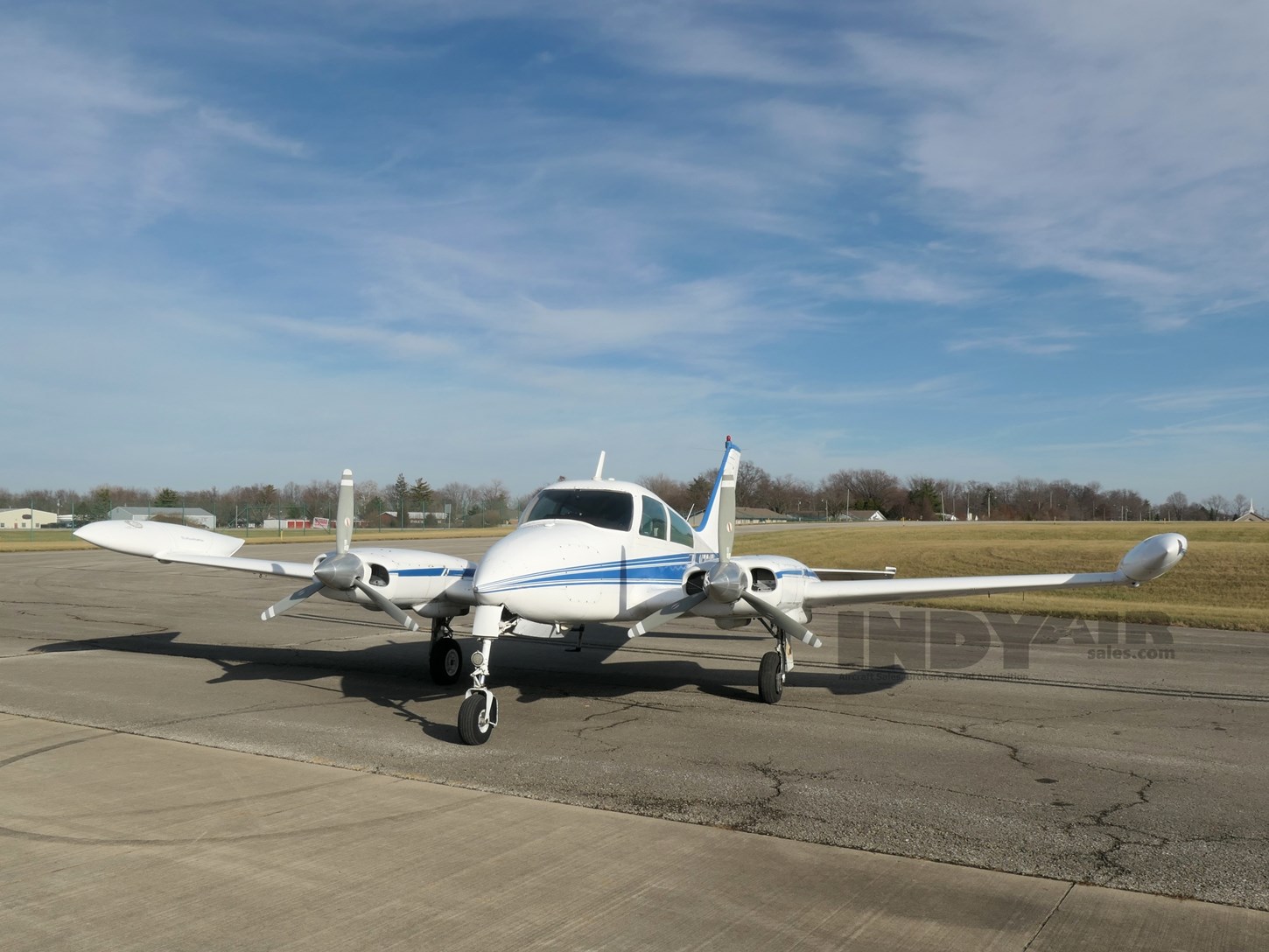 Cessna 310K - N7015L