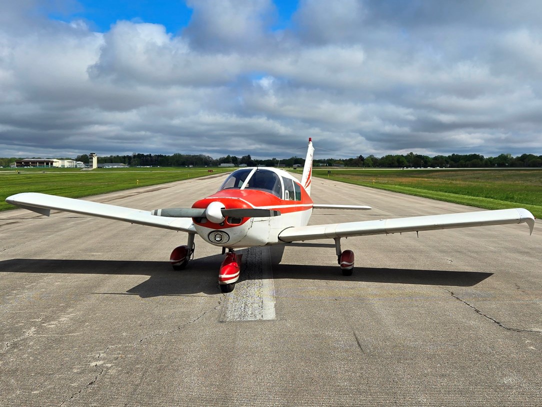 Piper Cherokee 180 - N7000W