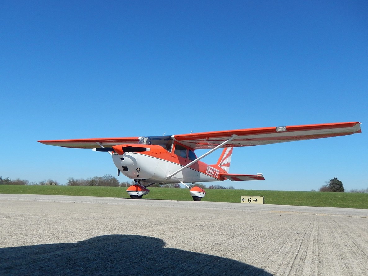 Cessna 172G - N5877R