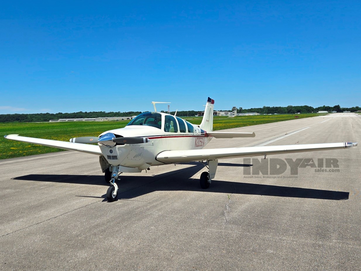 Beechcraft F33A - N3056W