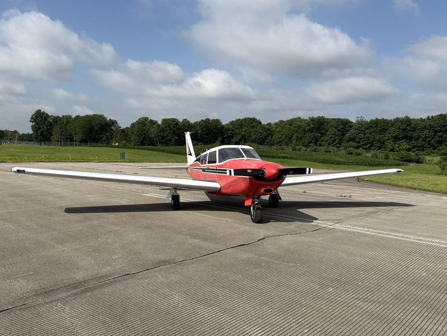Piper Comanche 250 - N8381P