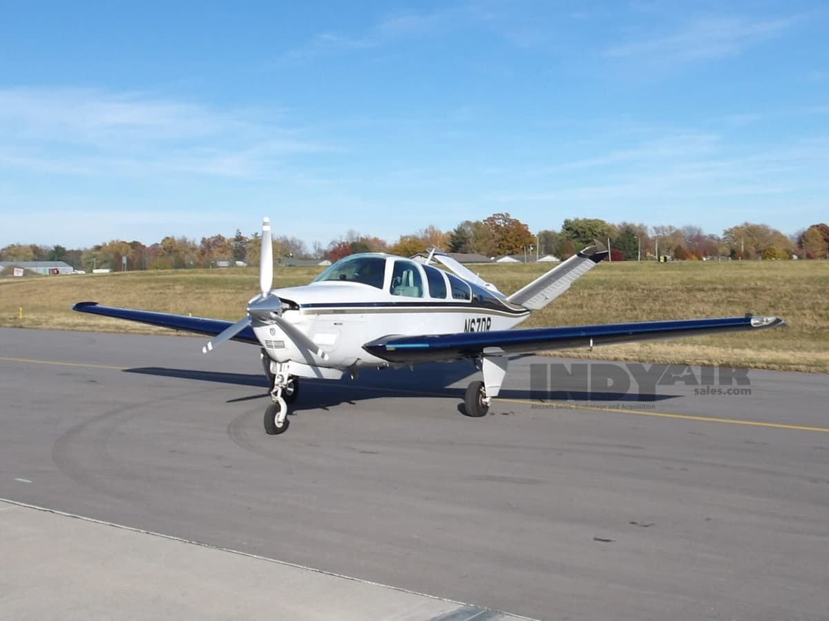 Beechcraft V35B - N67DR