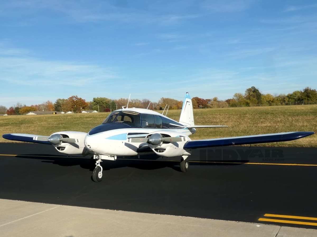 Piper Apache - N10RK