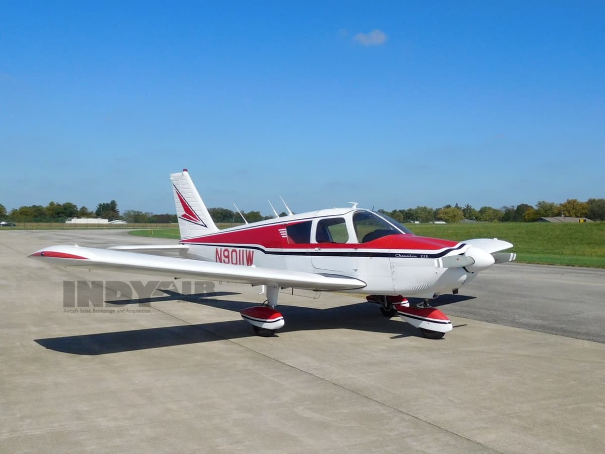 Piper Cherokee 235 - N9011W