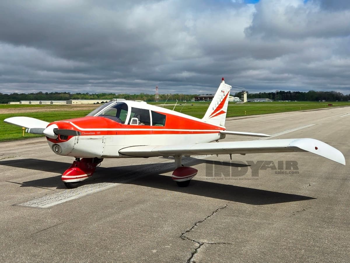 Piper Cherokee 180 - N7000W