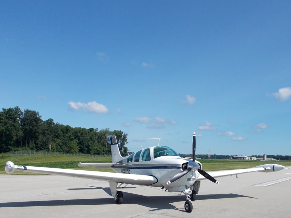 1978 Beech Bonanza F33A - N555DB