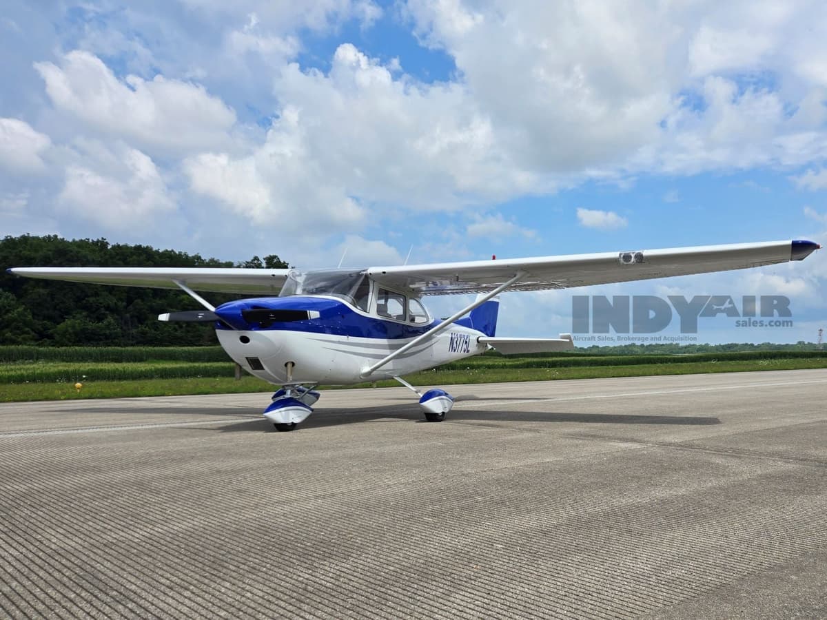 Cessna 172 Skyhawk - N3775L