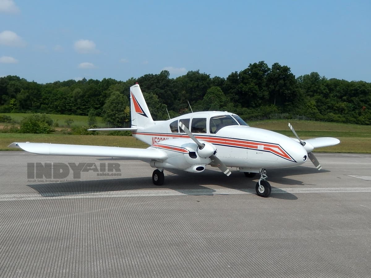 1963 Piper Aztec - N5236Y