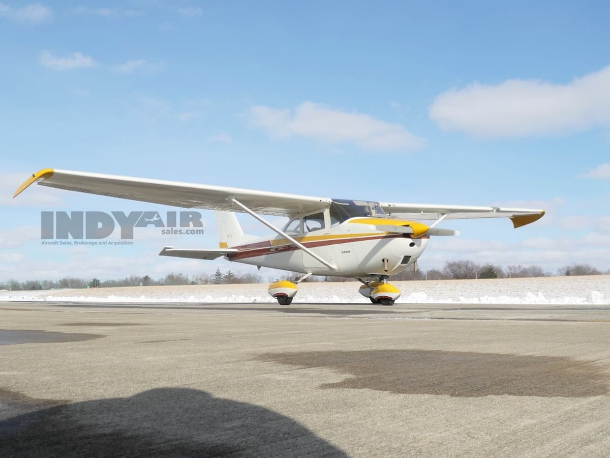 Cessna 172F - N8110U