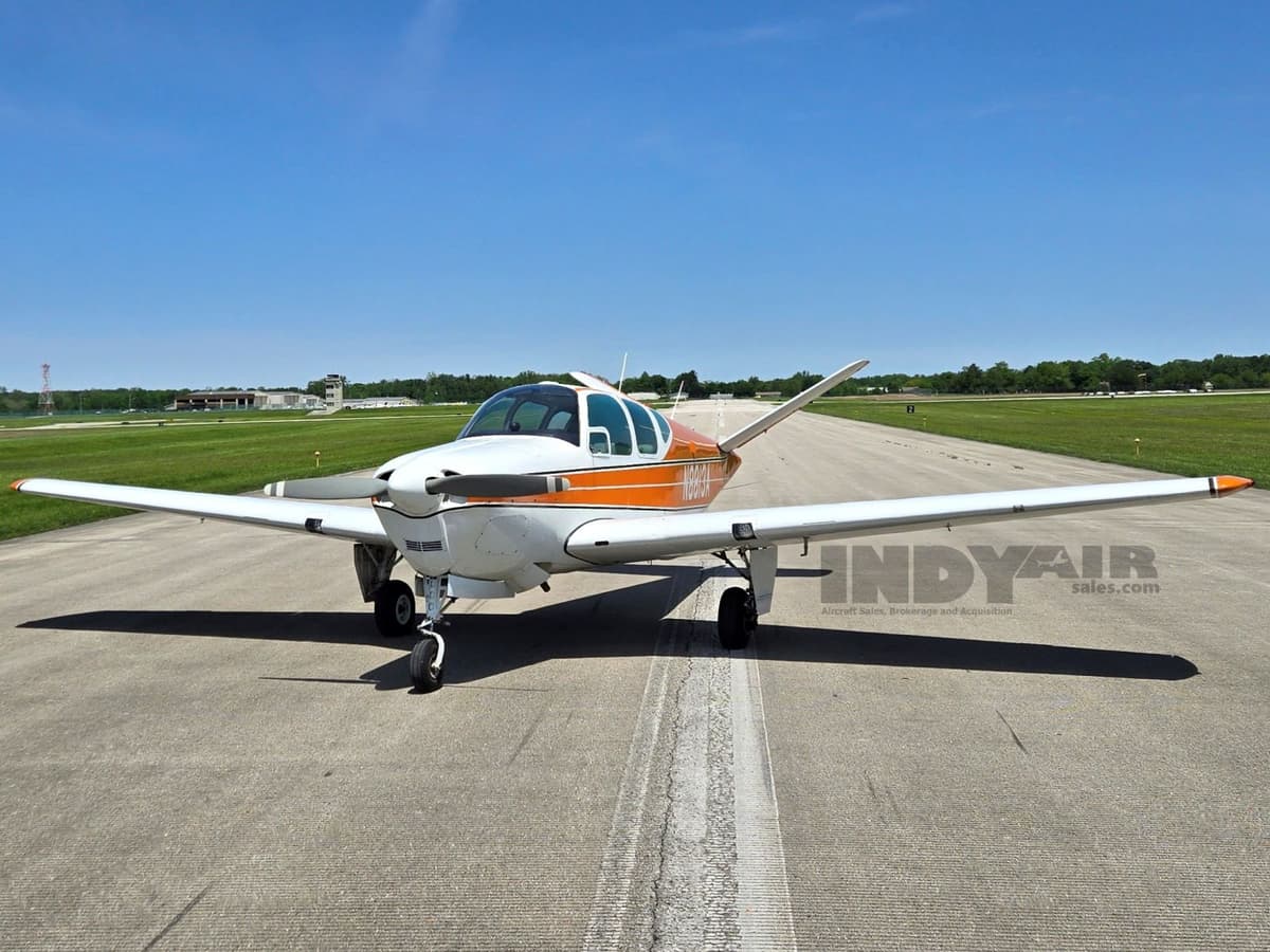 Beechcraft Bonanza B35 - N8813A