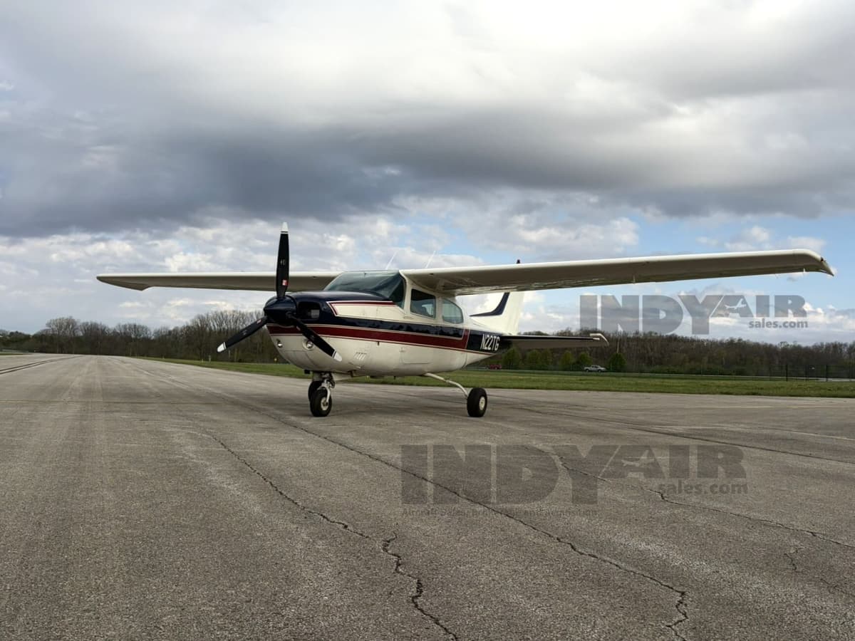 Cessna 210M - N22TG
