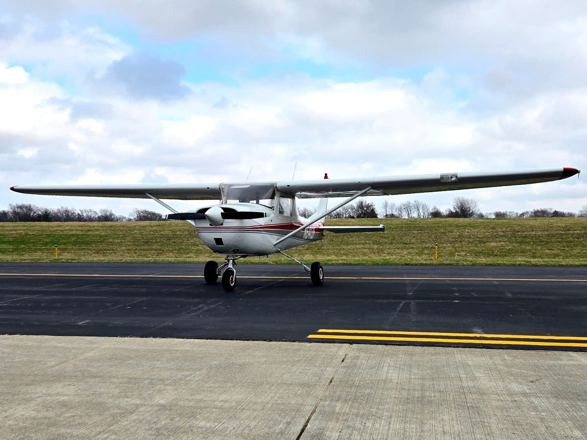 Cessna 150F - N6413F