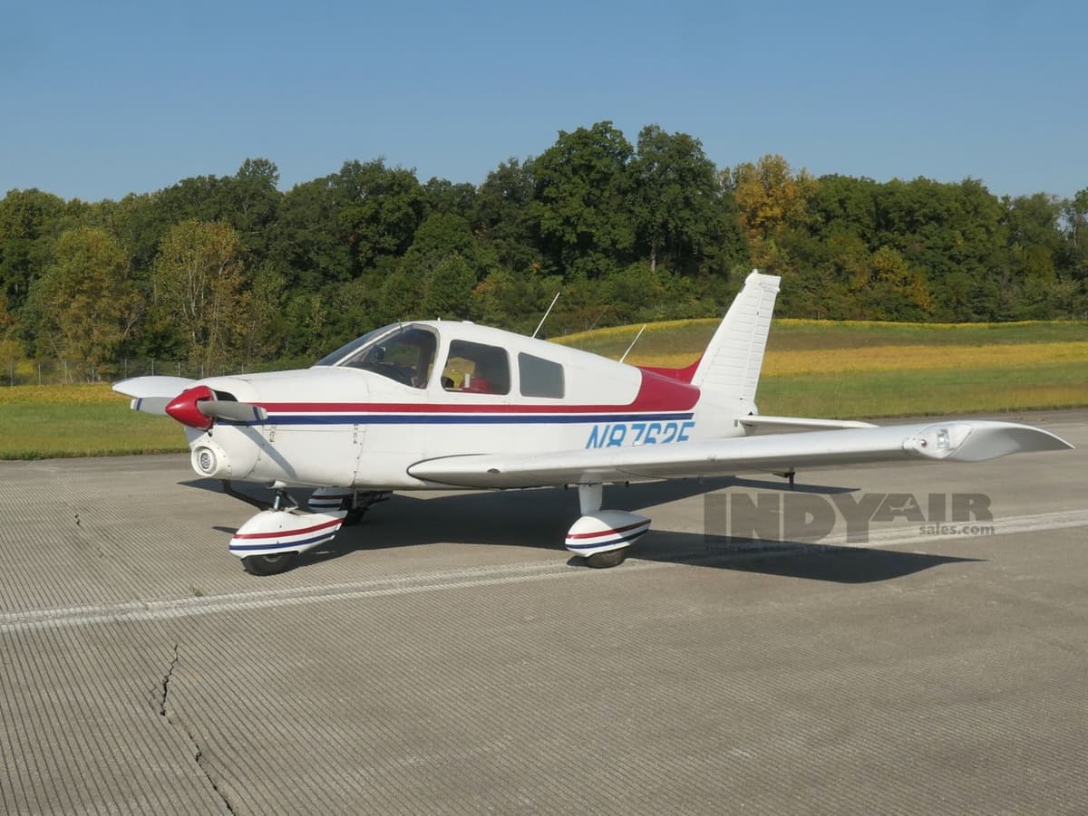 Piper Cherokee 140 - N8762E