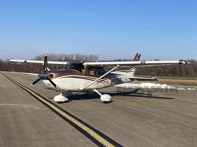 Cessna 182T - N17YR