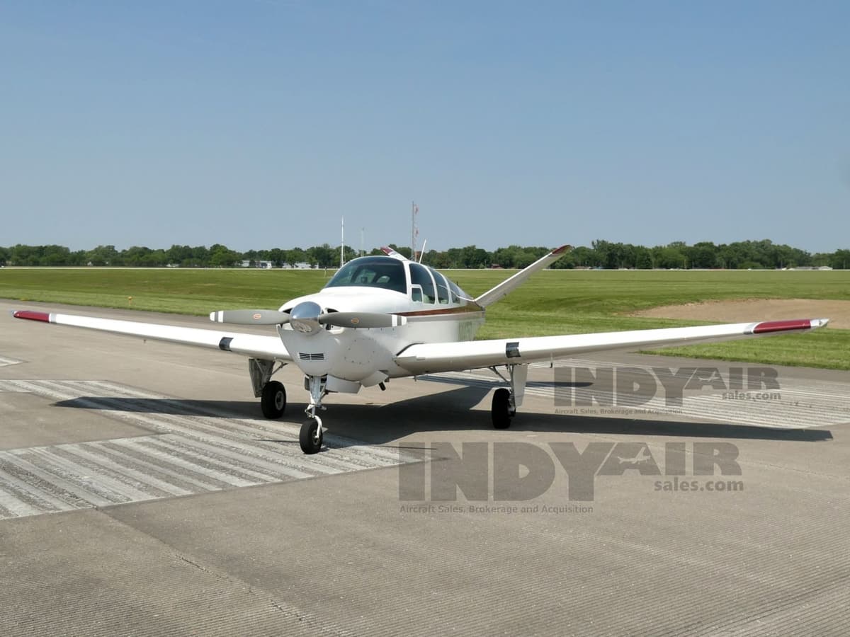 Beechcraft Bonanza G35 - N4475D
